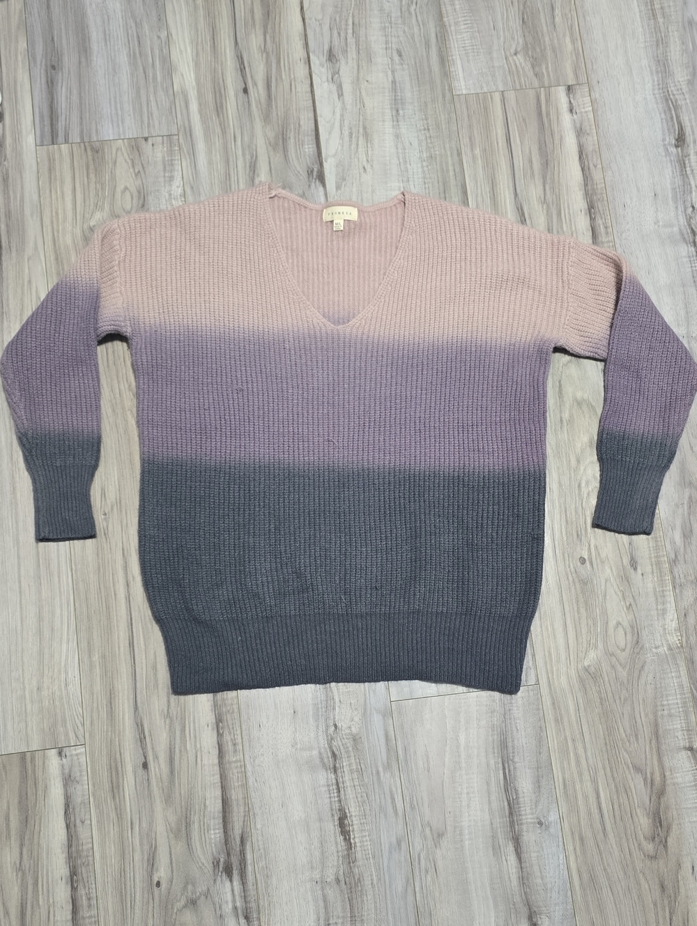 Promesa Color Block V-Neck Sweater Size M/L